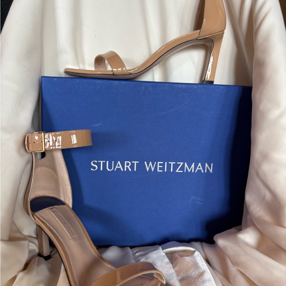 Stuart Weitzman Beige Patent Leather Sandals